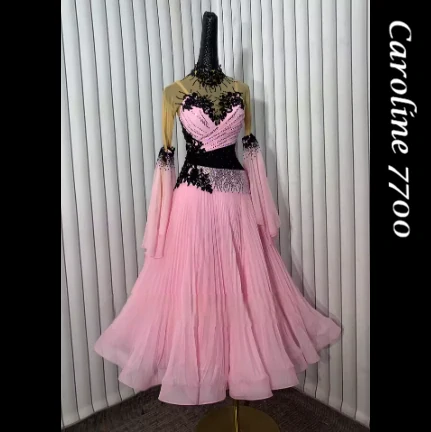 Caroline 7700