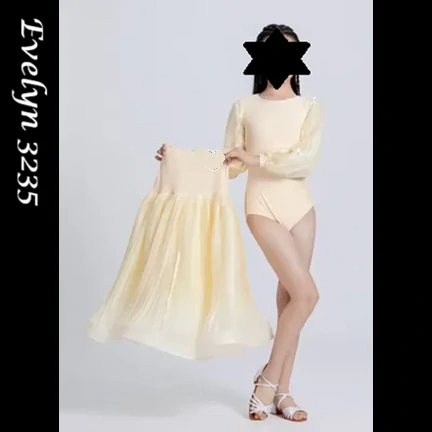 Evelyn 3235